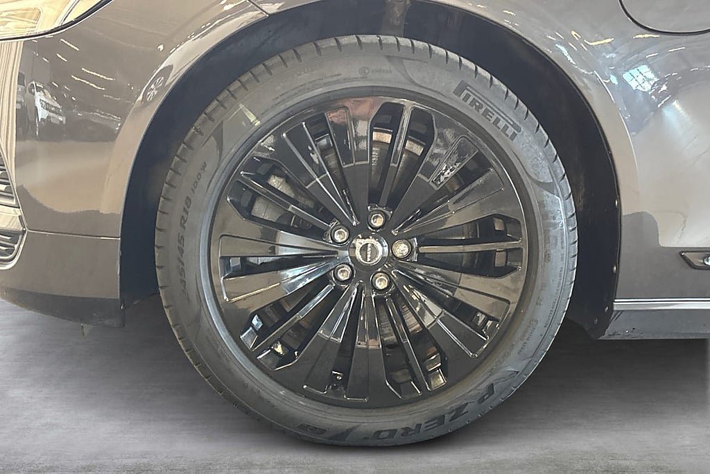 Vehicle Image 19