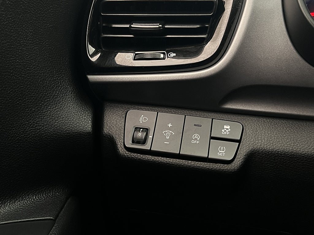Vehicle Image 29