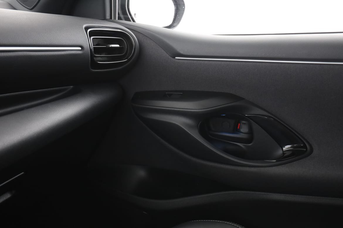 Vehicle Image 32
