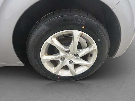 Vehicle Image 24