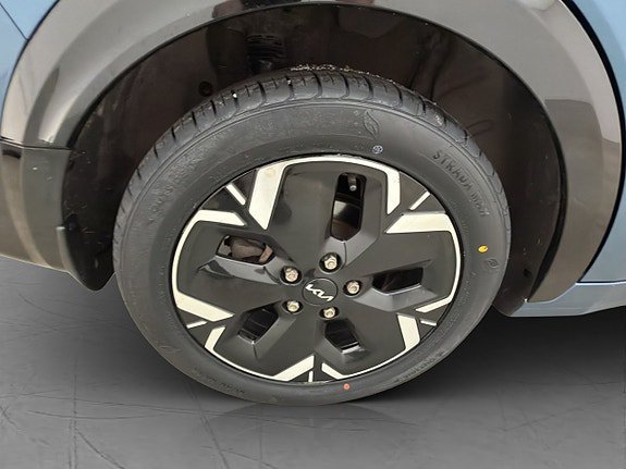 Vehicle Image 35