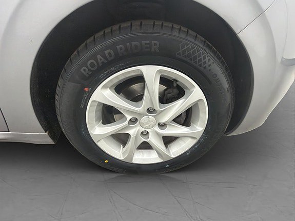 Vehicle Image 26
