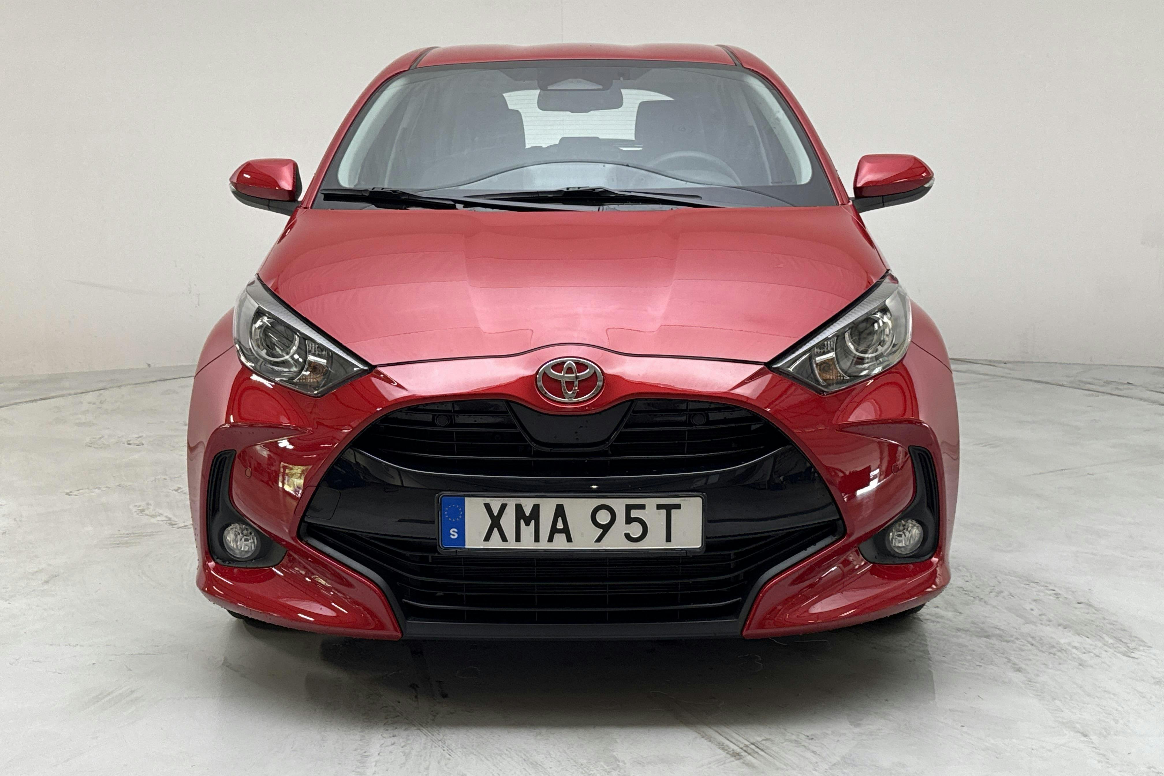 Vehicle Image 4