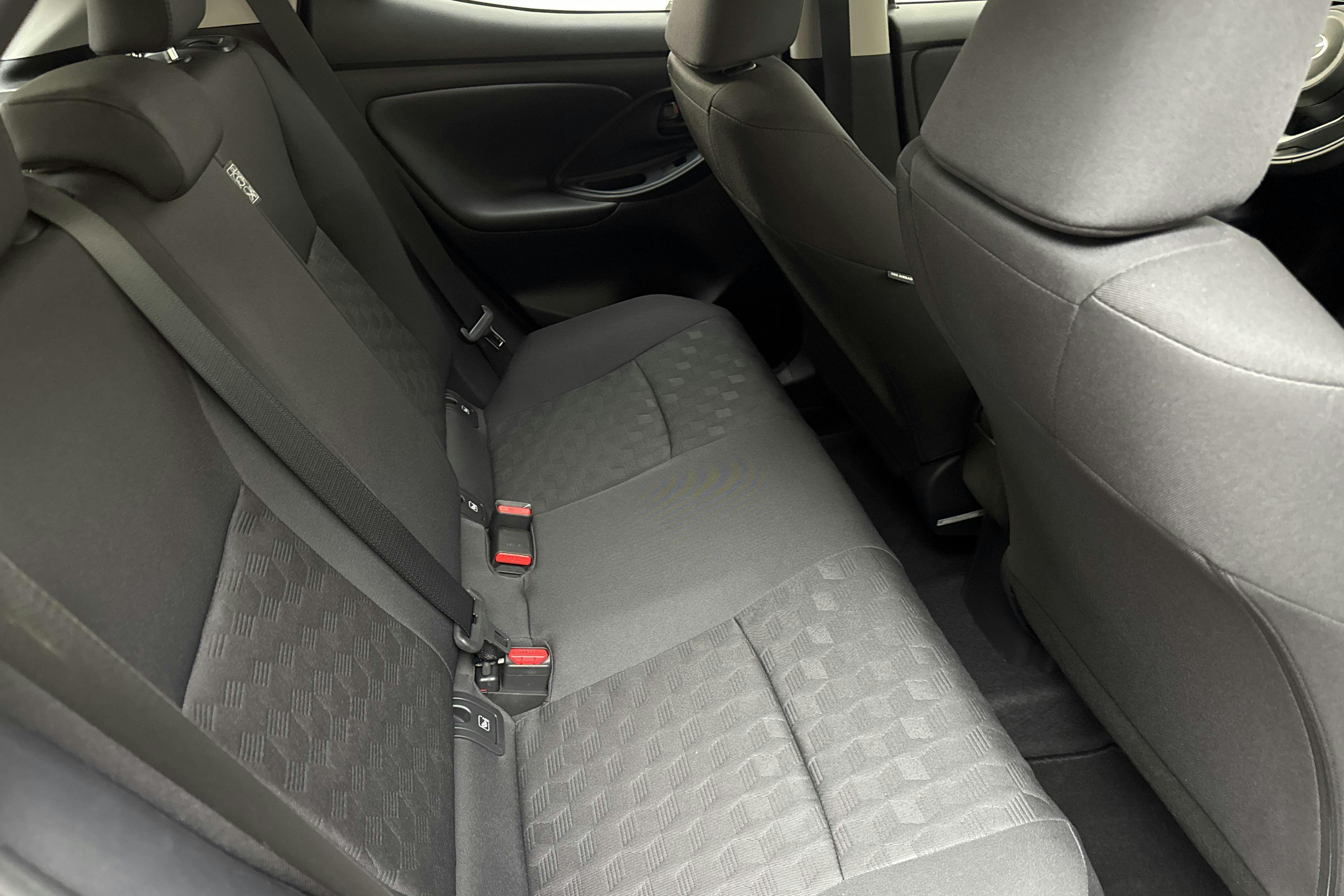 Vehicle Image 8