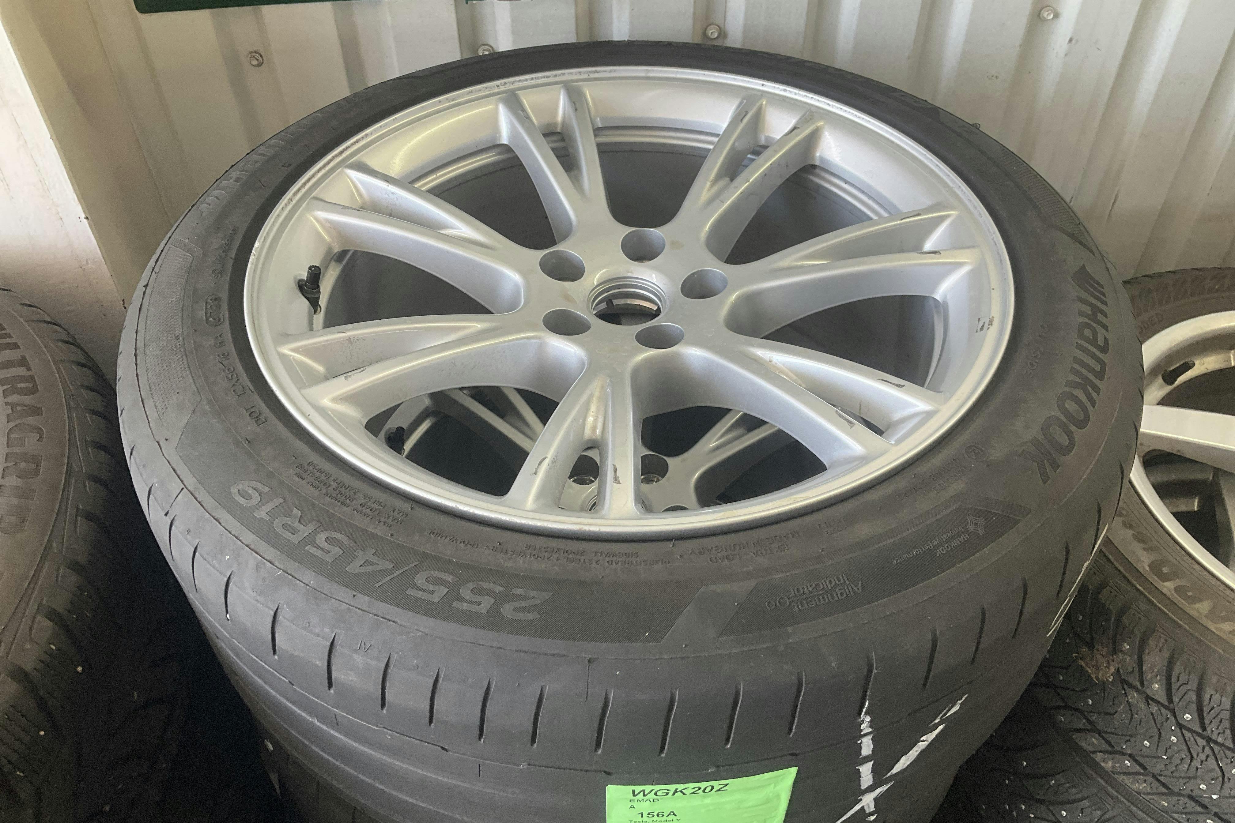 Vehicle Image 16