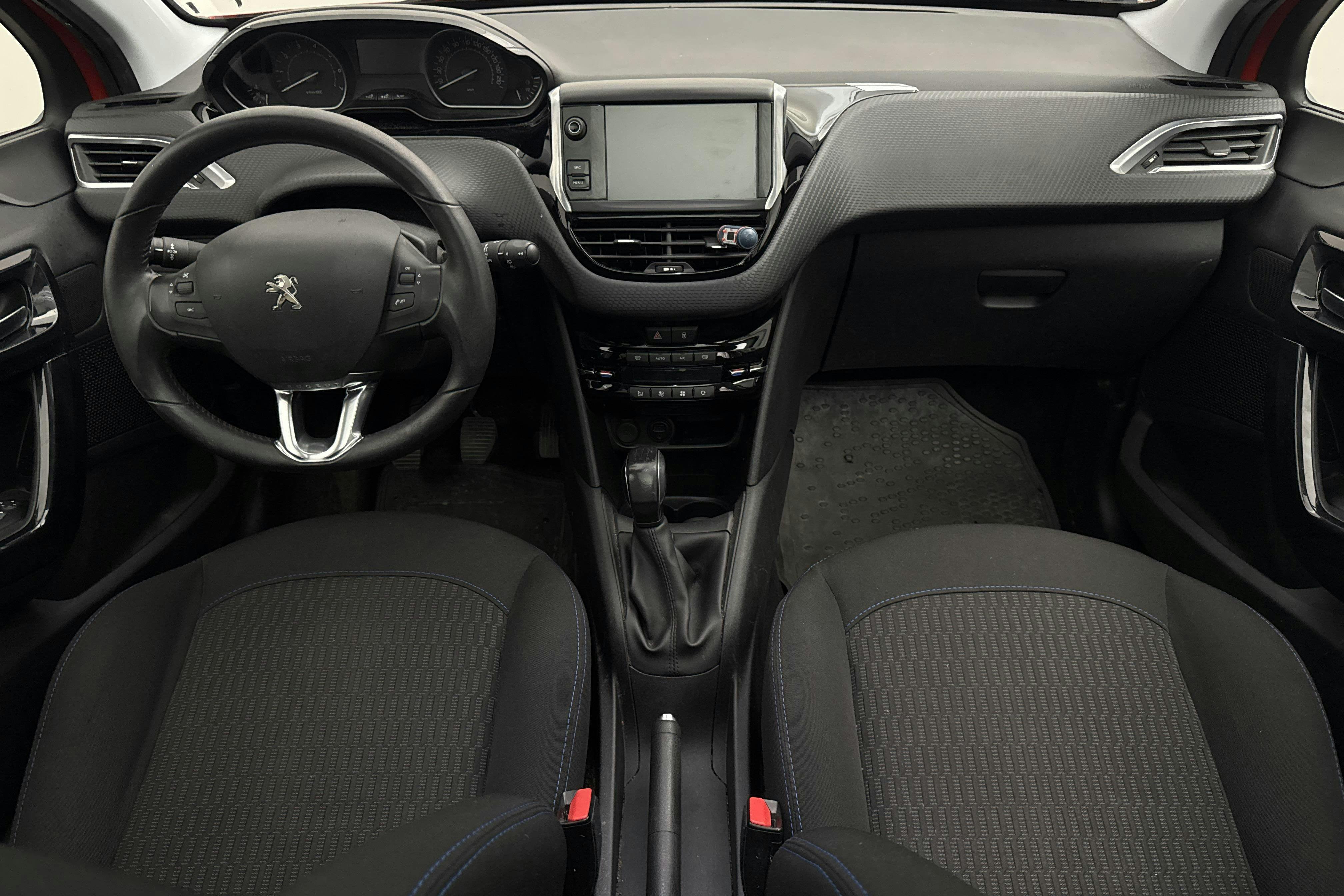 Vehicle Image 6