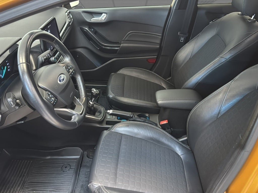 Vehicle Image 8