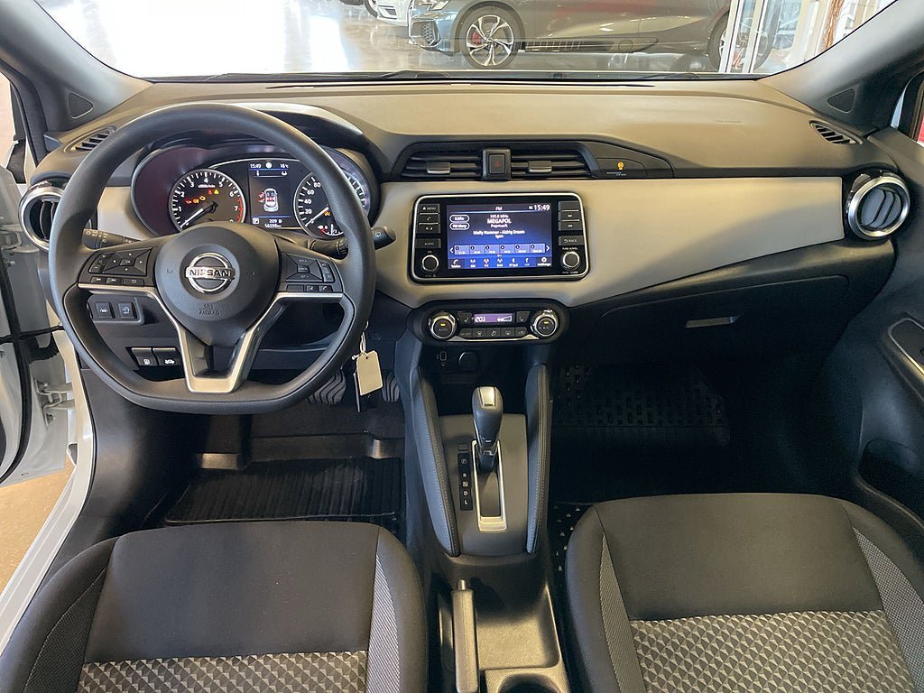 Vehicle Image 8