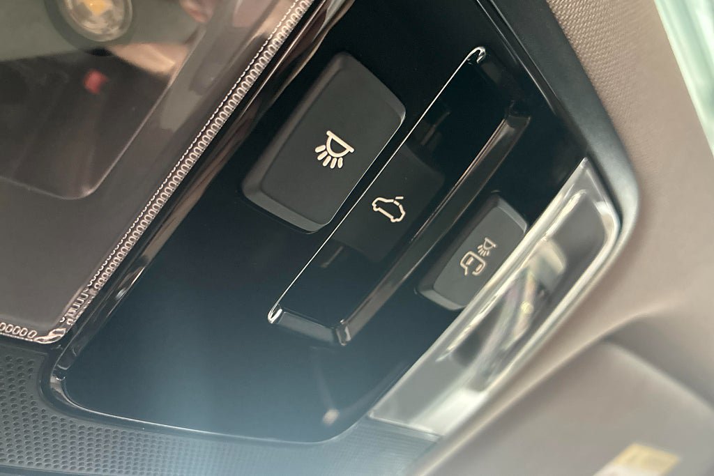 Vehicle Image 25