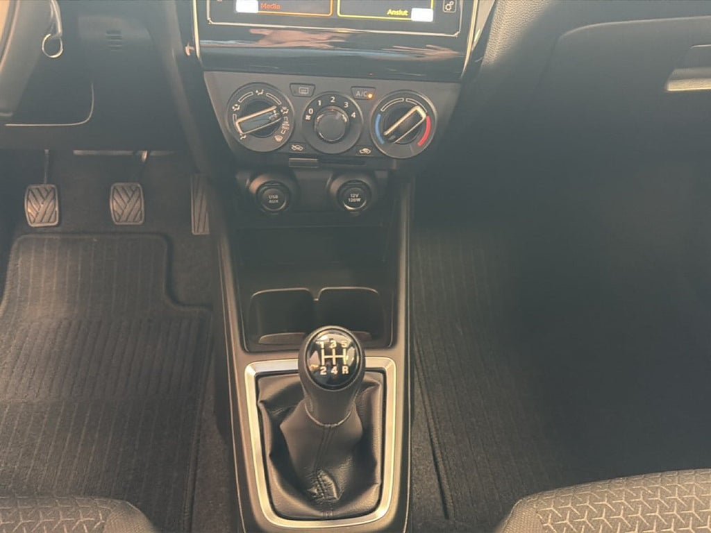Vehicle Image 18