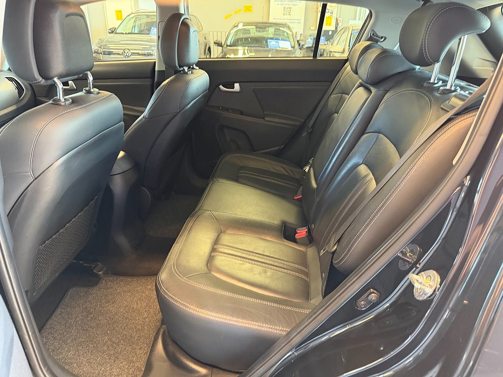 Vehicle Image 10