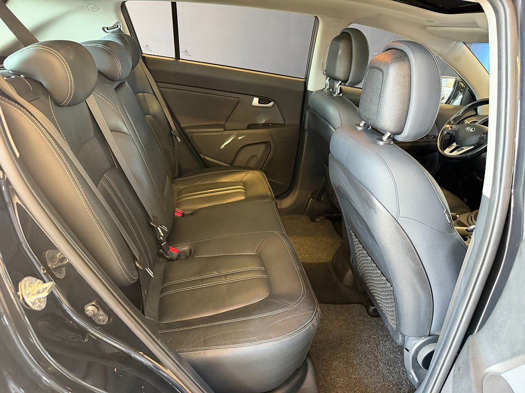 Vehicle Image 14