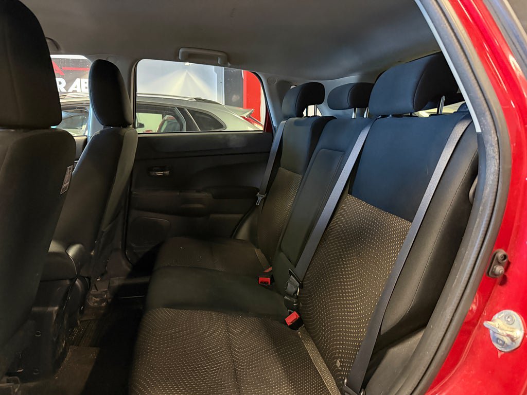 Vehicle Image 8