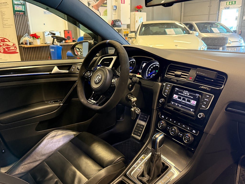 Vehicle Image 23
