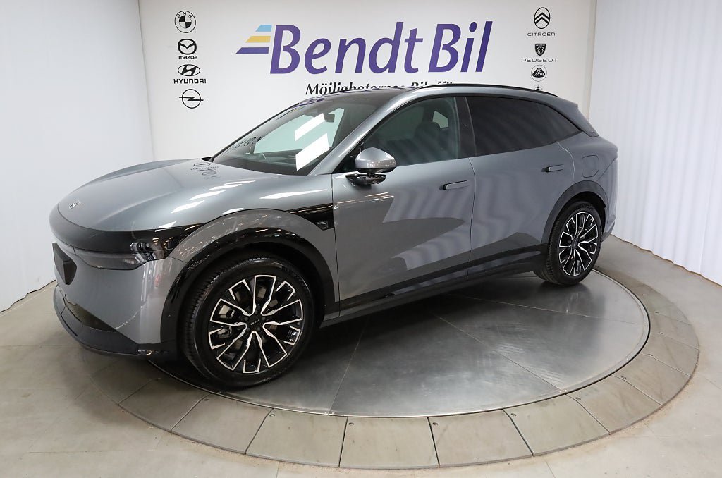 Vehicle Image 4