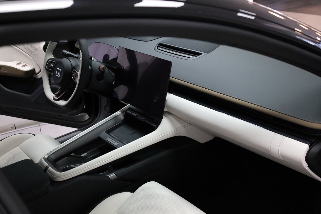Vehicle Image 19