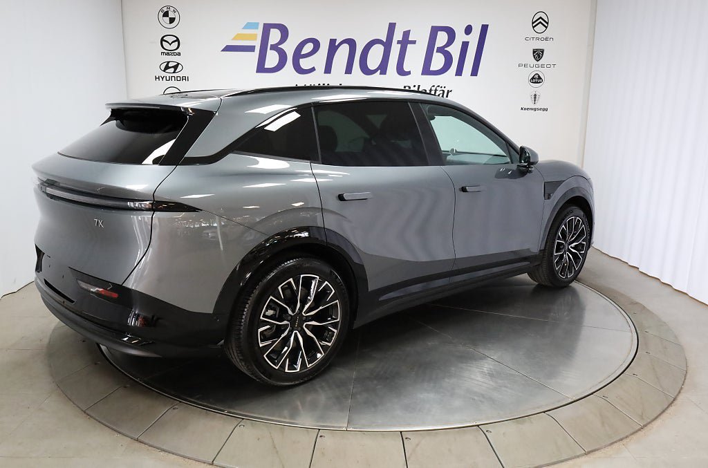 Vehicle Image 15