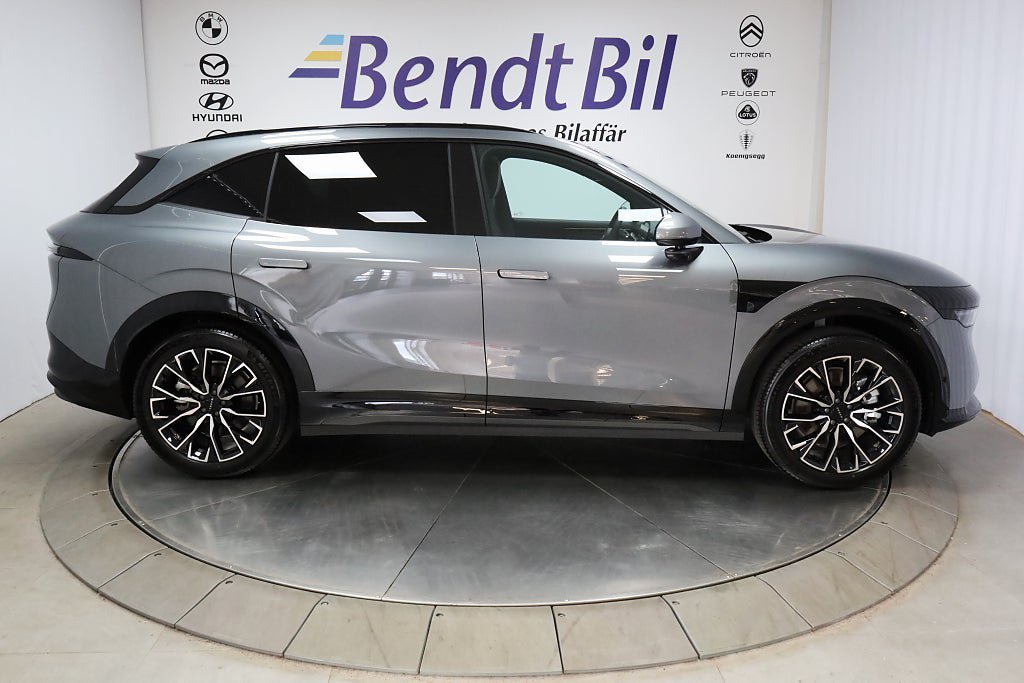 Vehicle Image 16