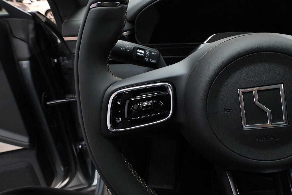 Vehicle Image 23