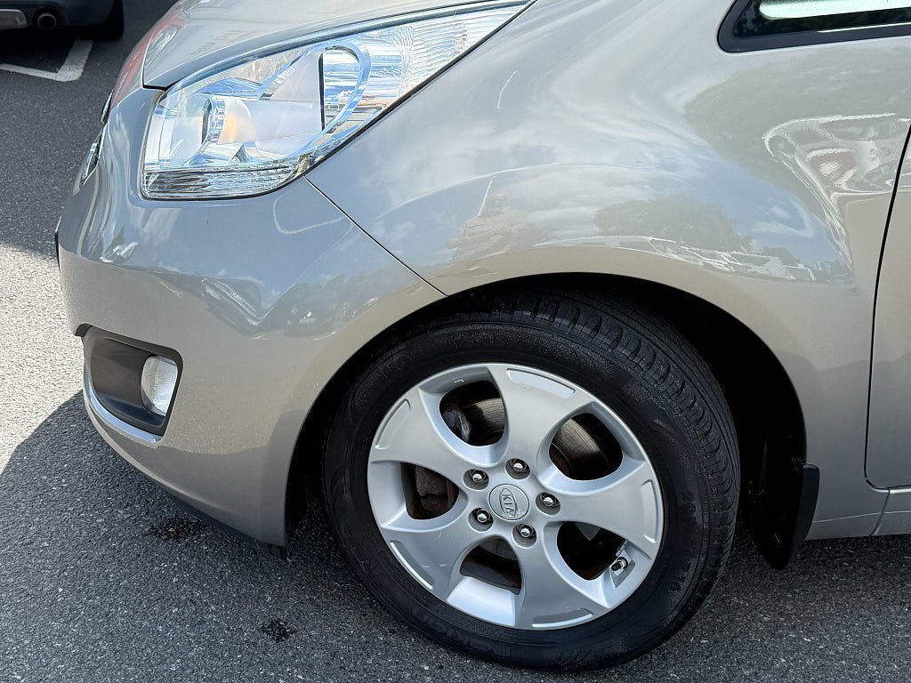 Vehicle Image 8