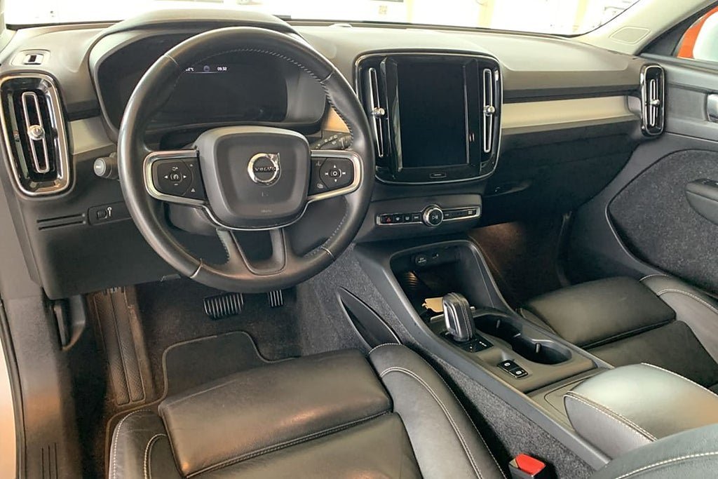 Vehicle Image 9