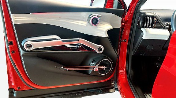 Vehicle Image 11