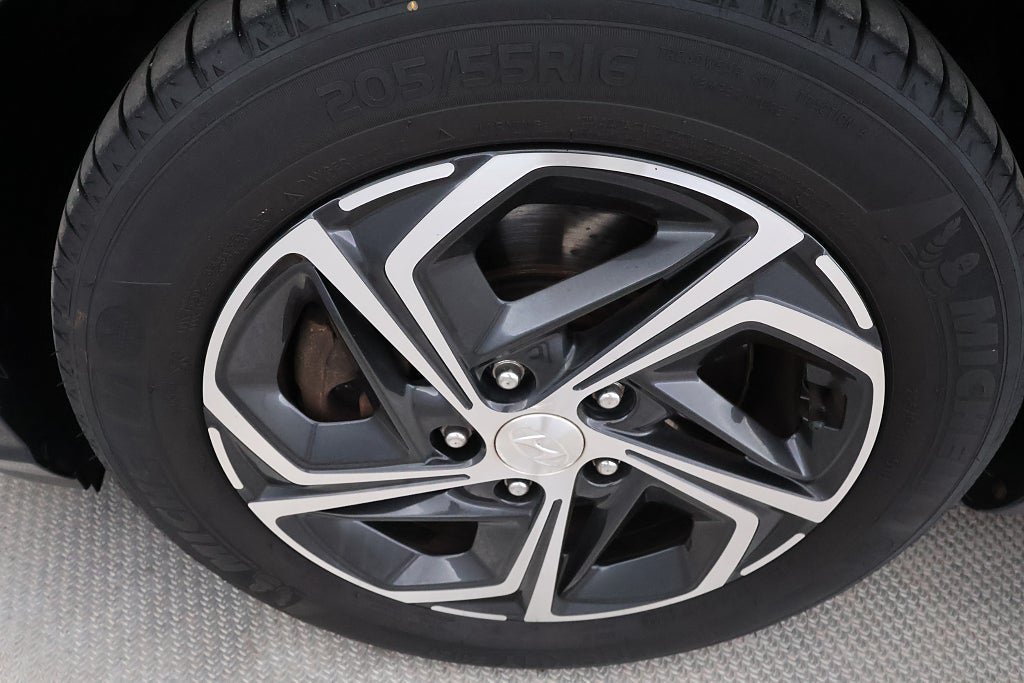Vehicle Image 19
