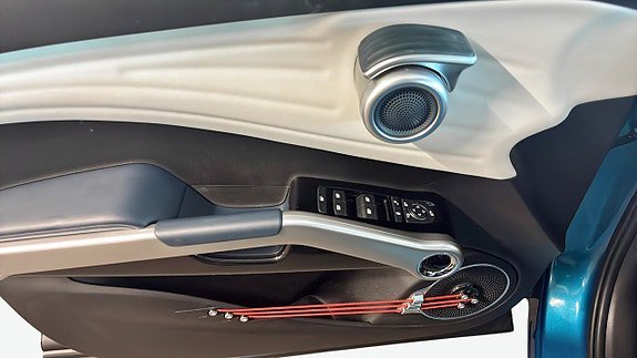 Vehicle Image 11