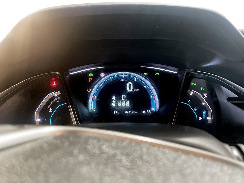 Vehicle Image 8