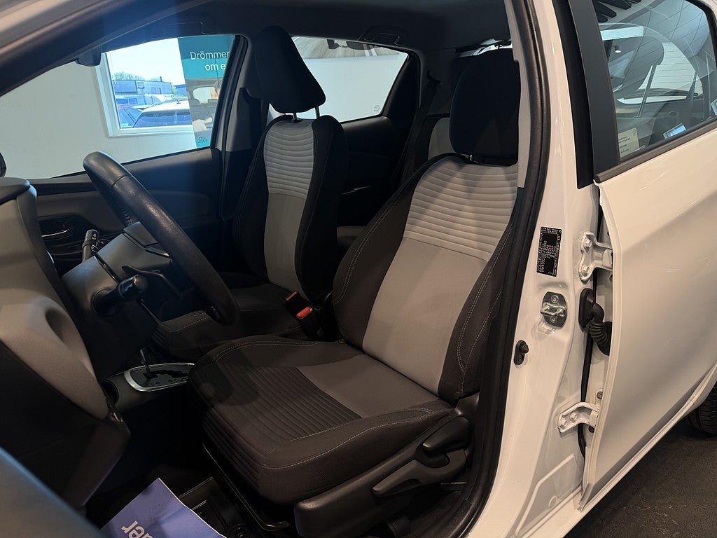 Vehicle Image 10