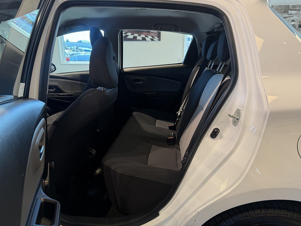 Vehicle Image 21