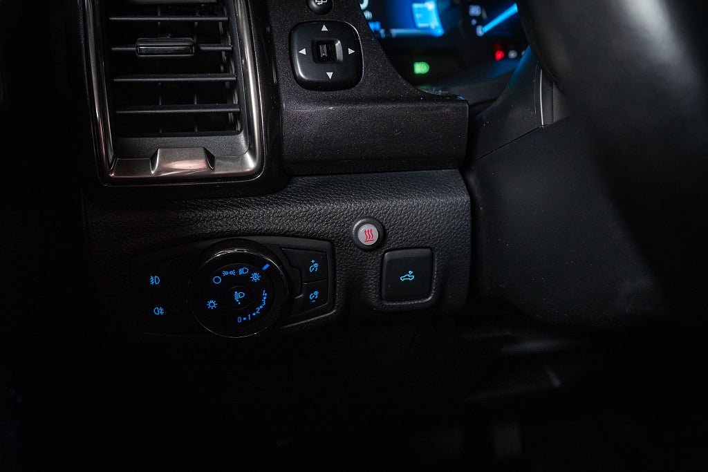 Vehicle Image 24