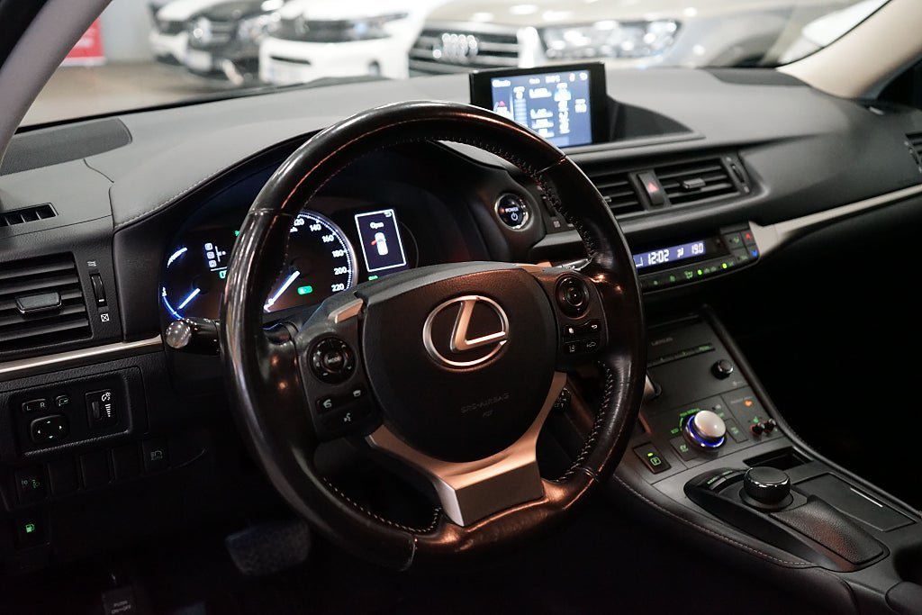 Vehicle Image 9