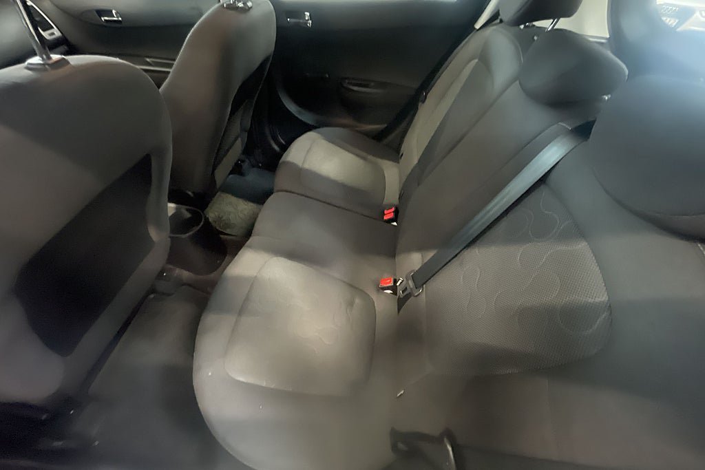 Vehicle Image 9