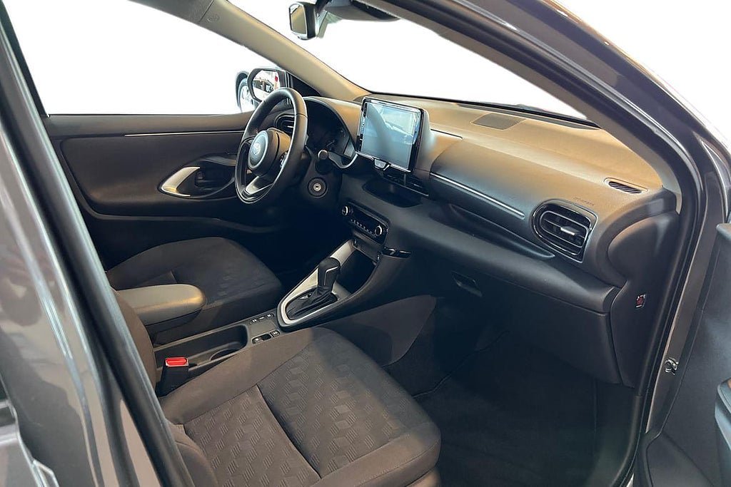Vehicle Image 6