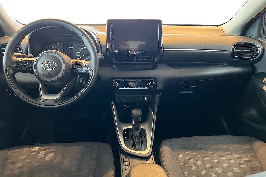 Vehicle Image 8