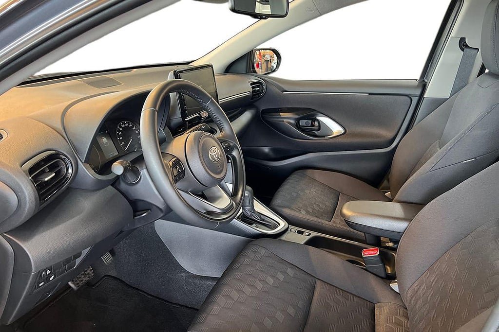 Vehicle Image 12