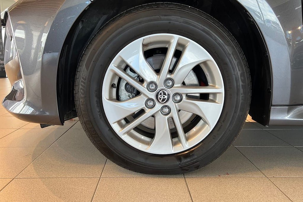 Vehicle Image 15