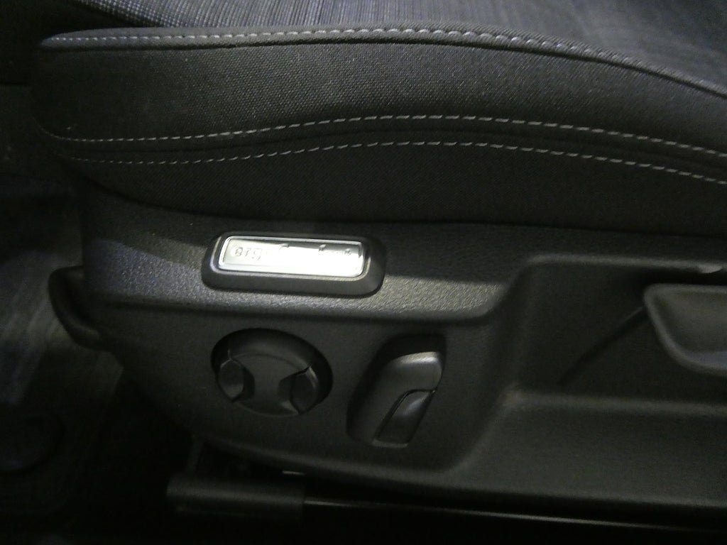 Vehicle Image 24