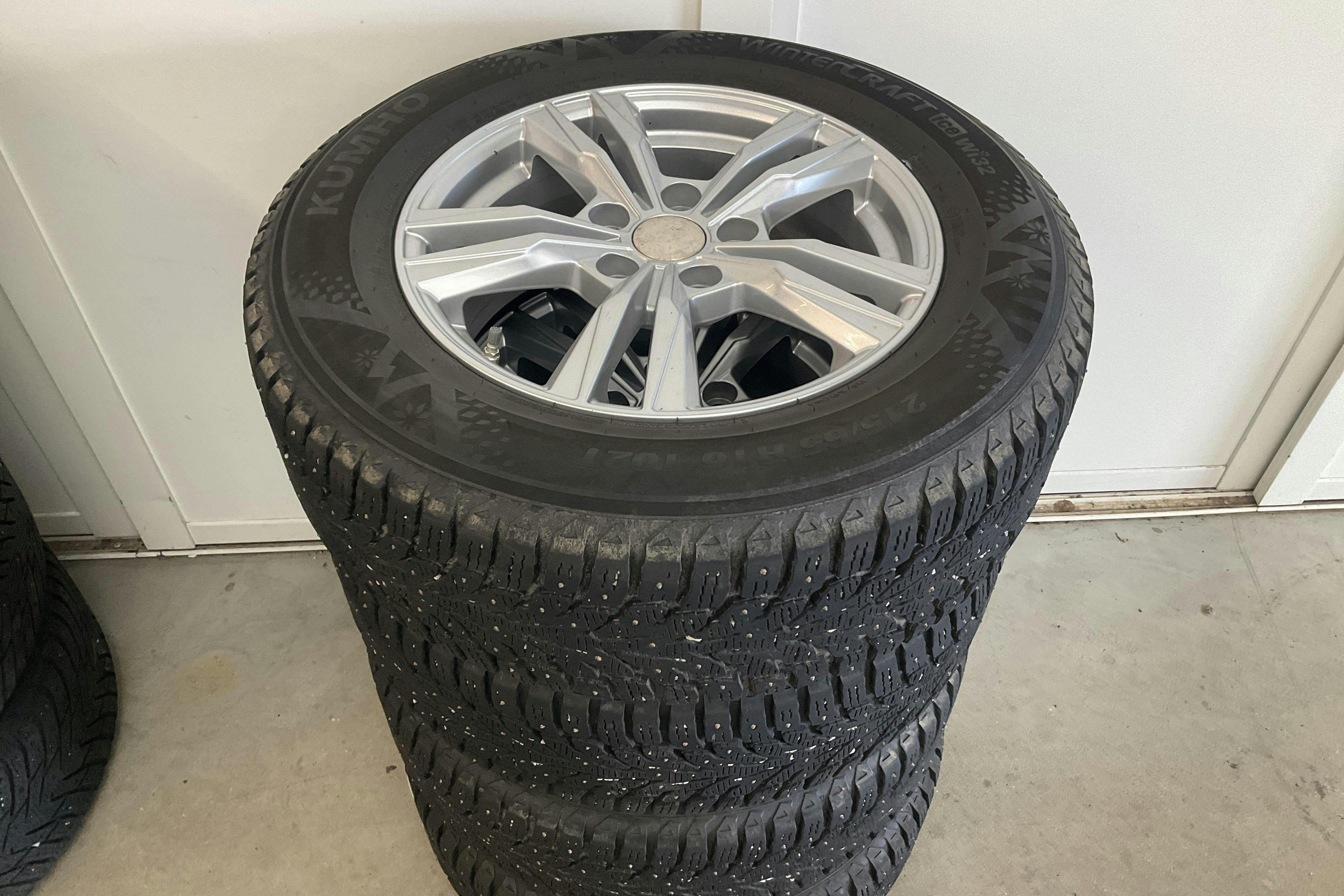 Vehicle Image 12