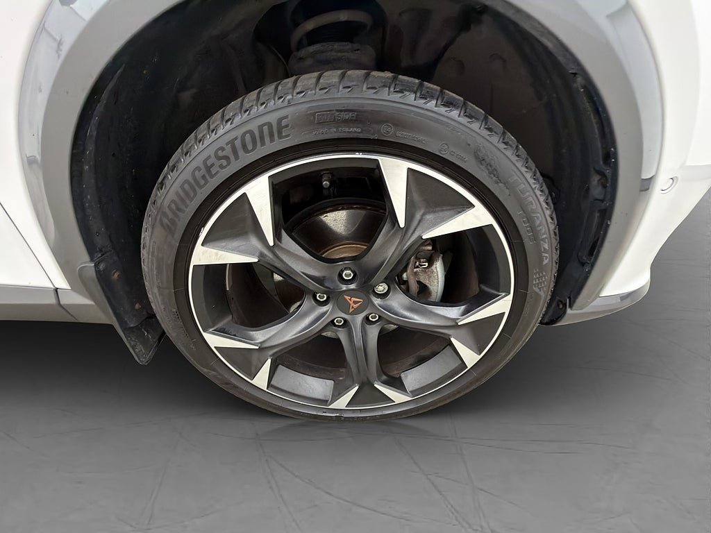 Vehicle Image 32