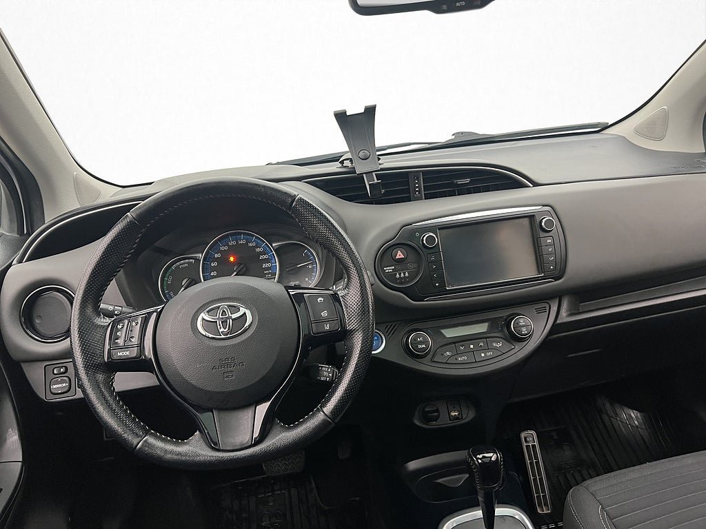 Vehicle Image 13