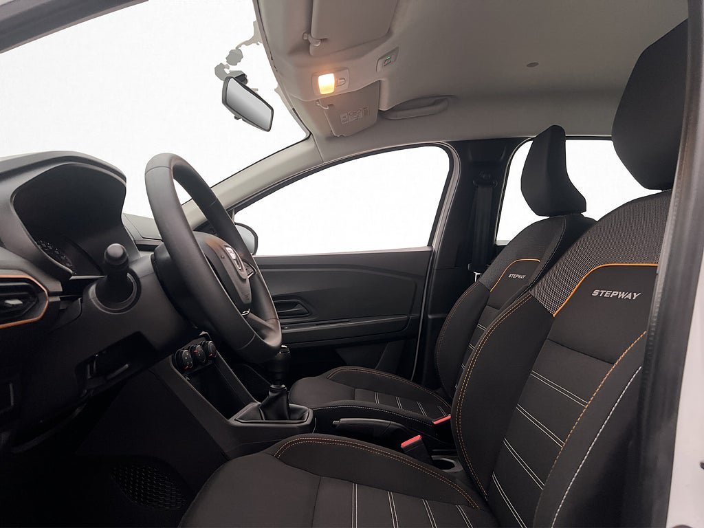 Vehicle Image 12