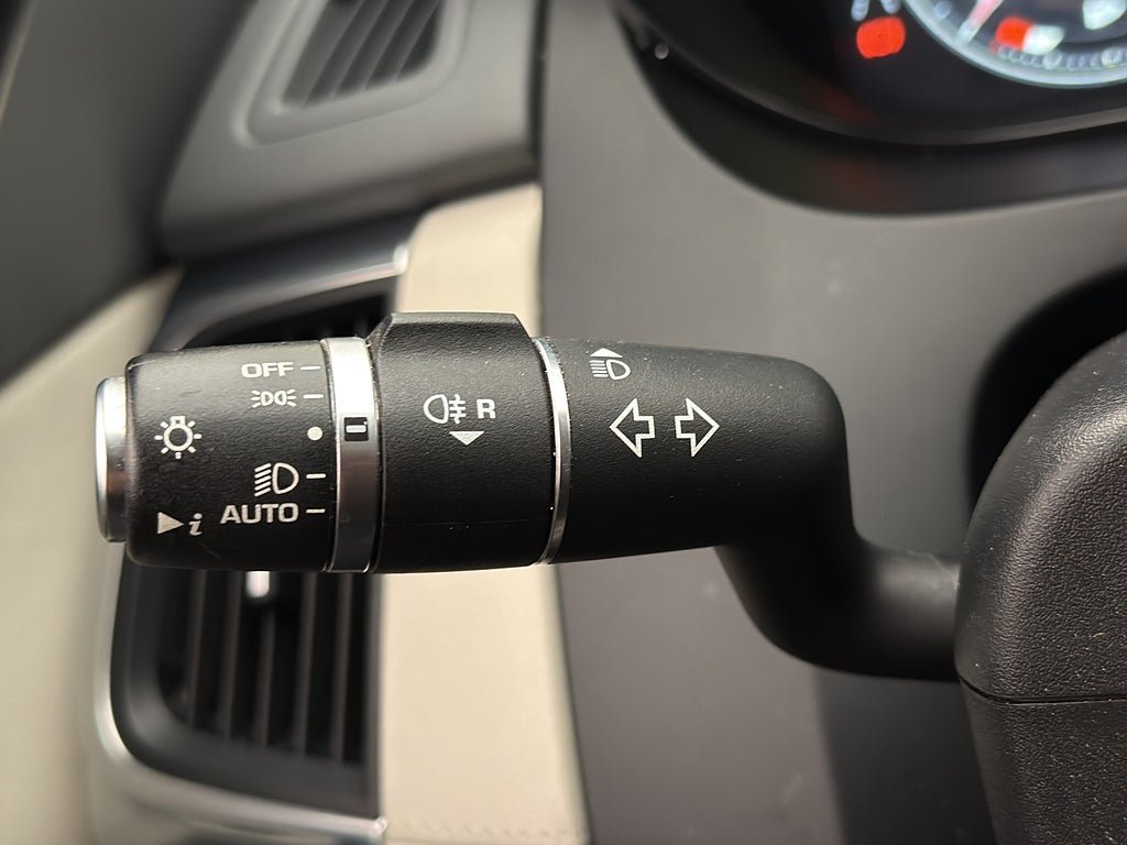 Vehicle Image 17