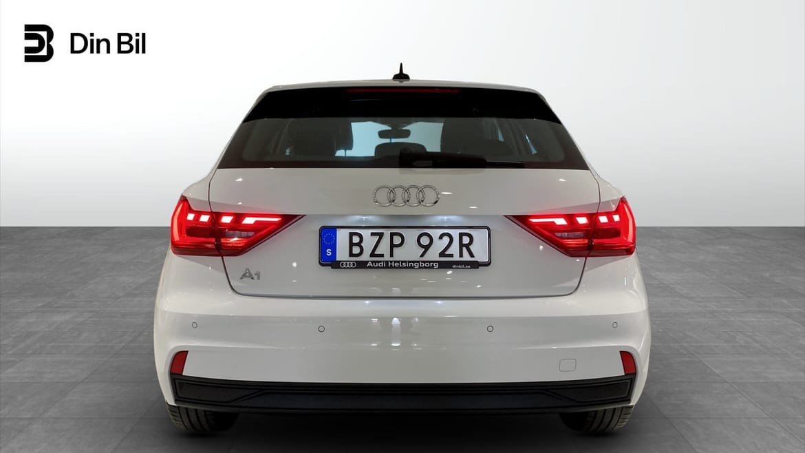 Vehicle Image 5
