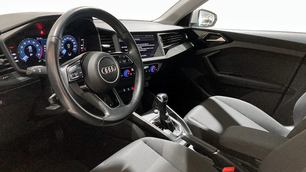 Vehicle Image 7