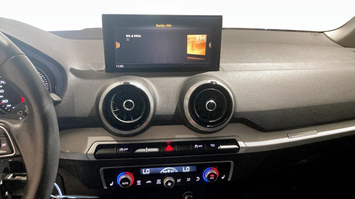 Vehicle Image 9