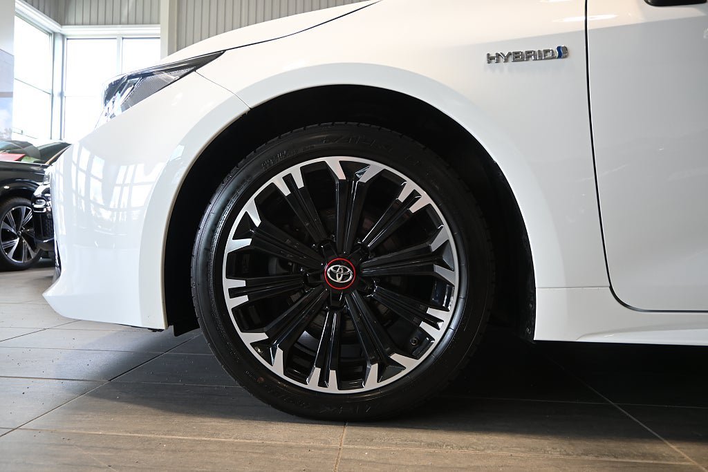 Vehicle Image 6
