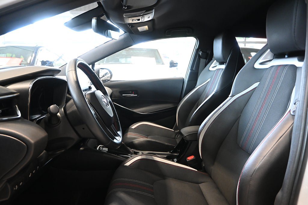 Vehicle Image 8