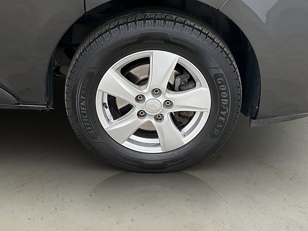 Vehicle Image 32